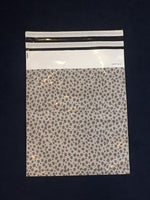 Webshopzak Grijze Cheeta print 60 x 70 cm, klep 8 cm, 80 my, 300 stuks per doos